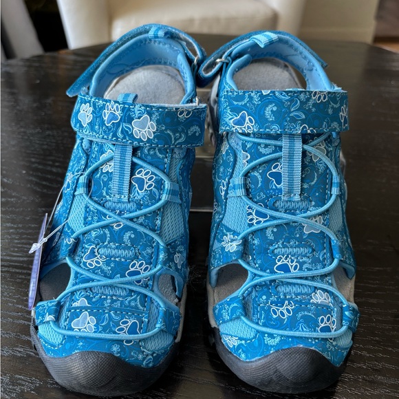 NWT Women’s sports Sandals with dog prints  from the animal rescue site Size 6 - Picture 2 of 7